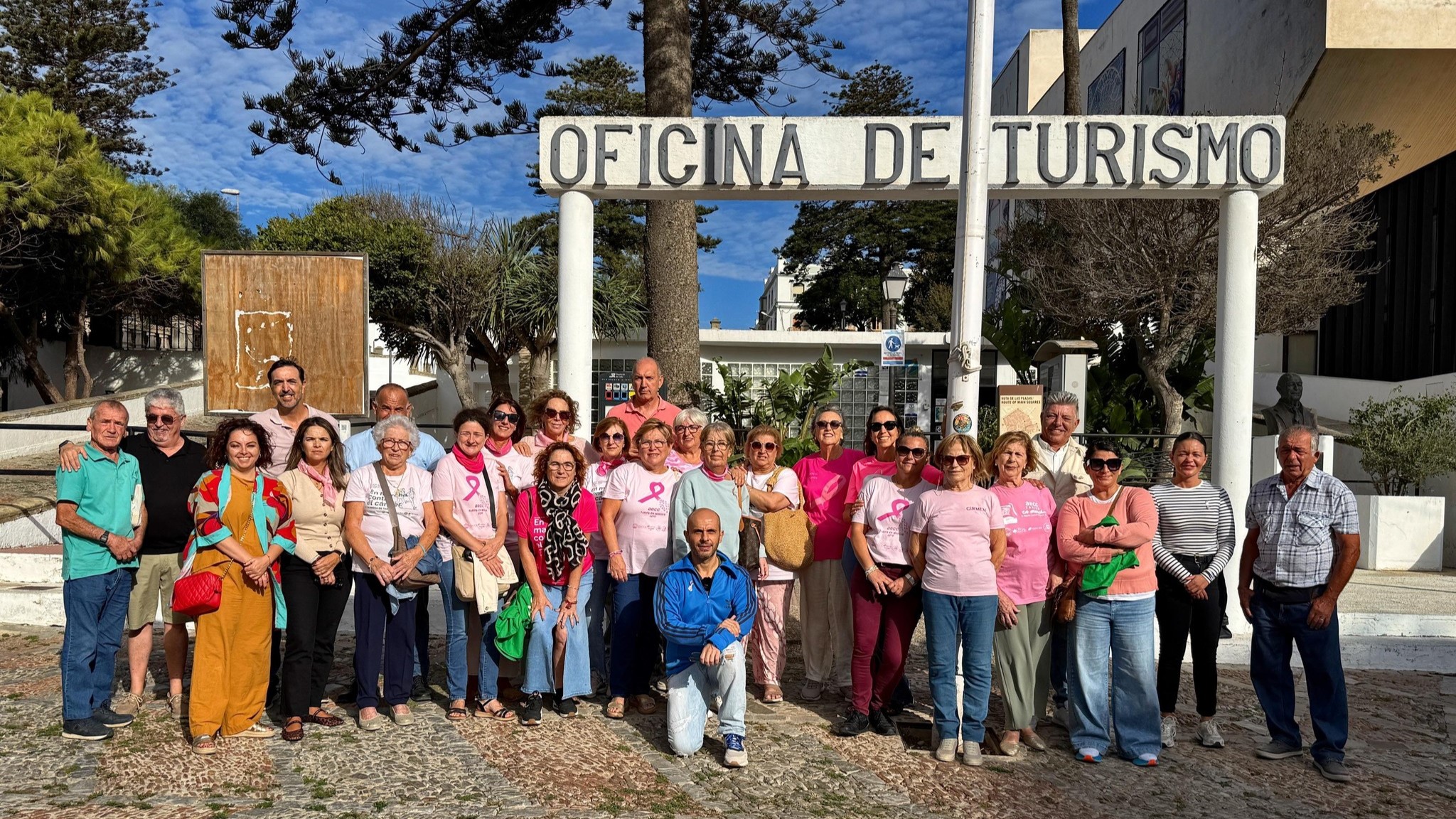 Tarifa se tiñe de rosa por el Día Mundial contra el Cáncer de Mama