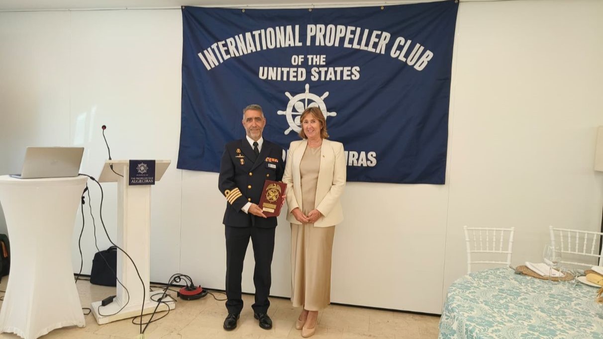 El Jefe de Estado Mayor de la Operación Atalanta analiza la seguridad marítima en el Índico con el Propeller Club de Algeciras