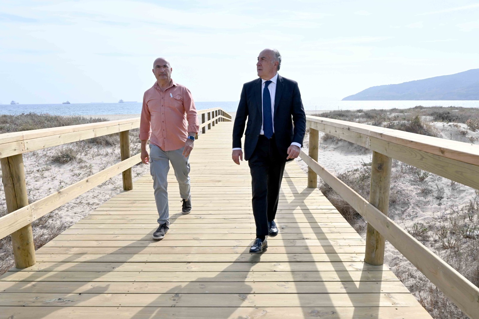 Playa de Getares: nueva pasarela para proteger el sistema dunar