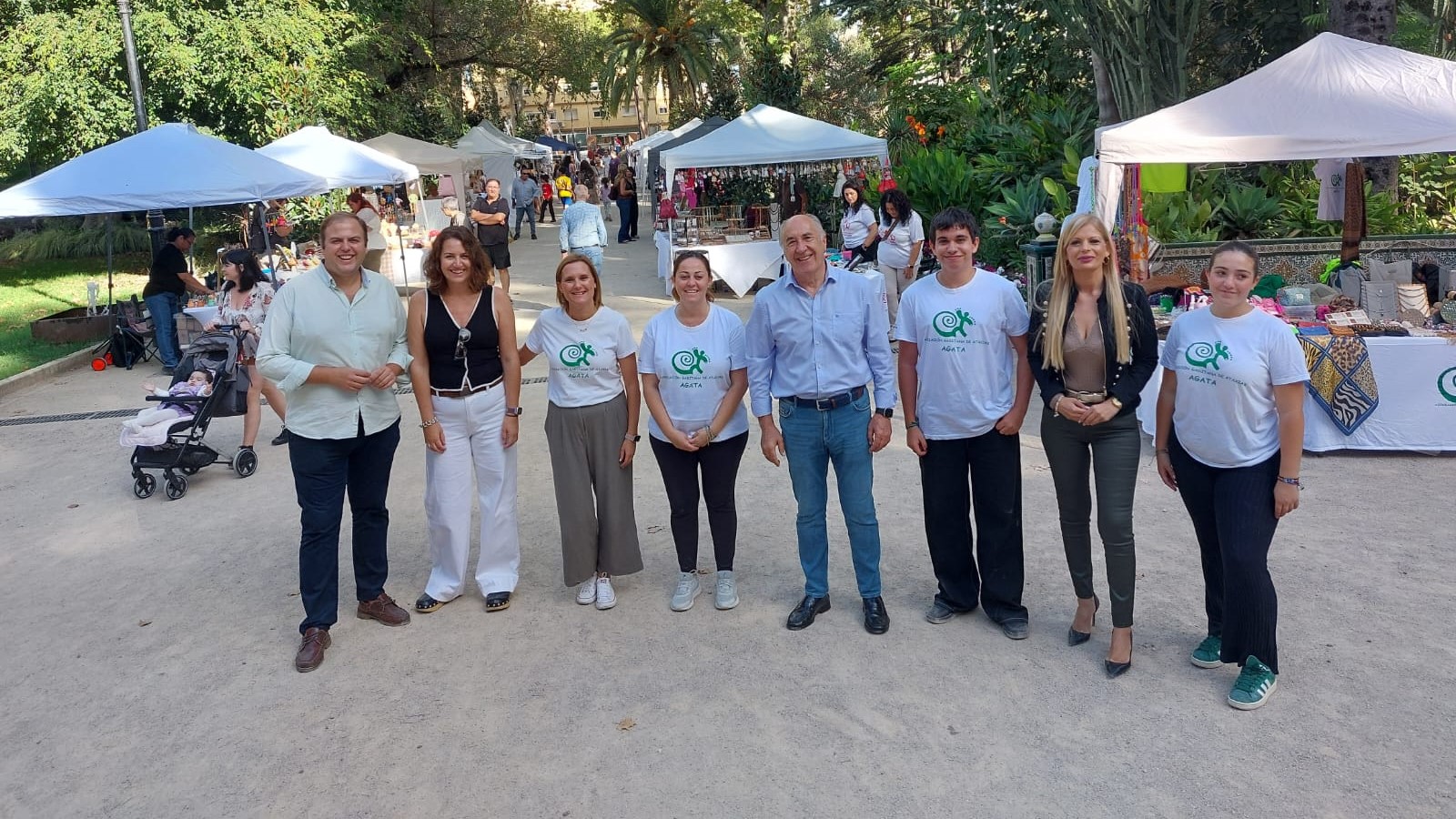 Landaluce apoya el III Mercadillo Solidario de ÁGATA en el Parque María Cristina