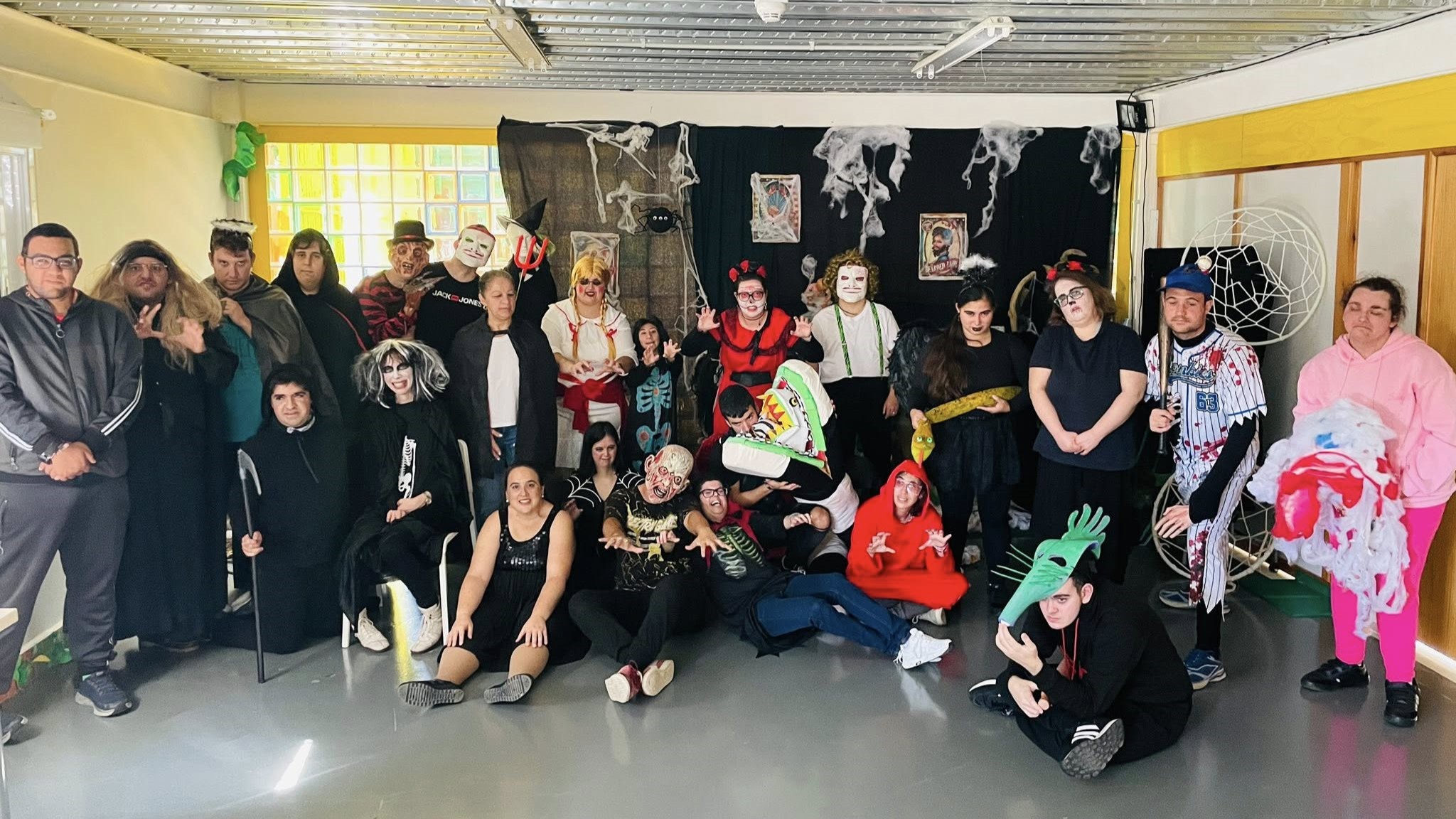 APADIS Bahía de Algeciras celebra Halloween y Tosantos